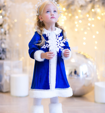 Snowmaiden's costume of velvet with kokoshnik