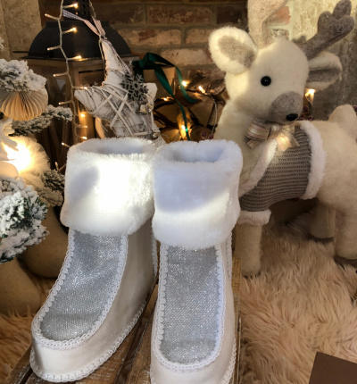 Snowmaiden's boots